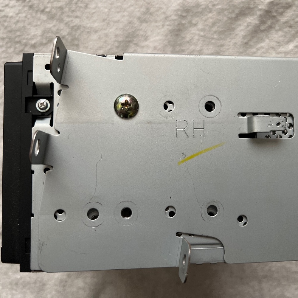 Alpine Double DIN Head Unit - Picture 4 of 5